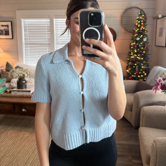 Abercrombie & Fitch Short Sleeved Sweater - Picture 2 of 5